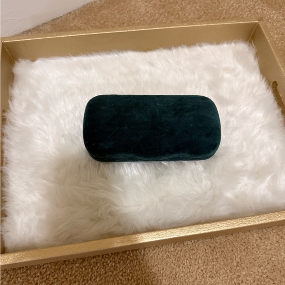 New! Gucci emerald velvet glass case - Picture 2 of 2